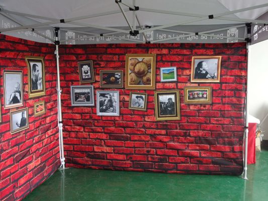 การถ่ายโอนการพิมพ์ 2.5x2.5 เต็นท์หลังคาโฆษณา Pop Up หลังคากลางแจ้งแบบพกพา 8x8